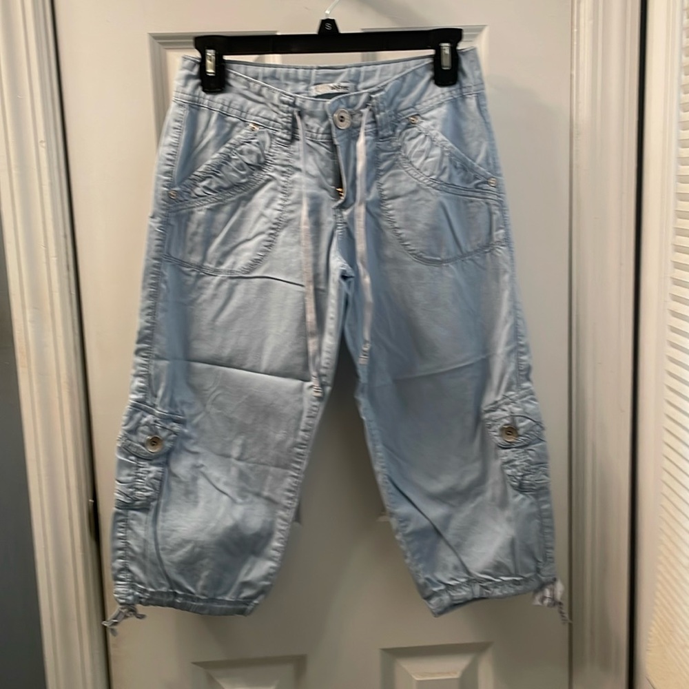 Women’s size 0 cargo style light blue capris